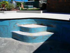 glascon-pool-steps-ready-for-measuring